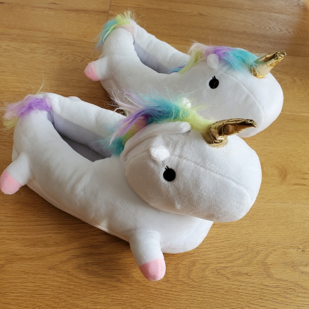Cute Unicorn fluffy slippers size 8-10
